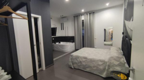 Lombardi Luxury Home Napoli